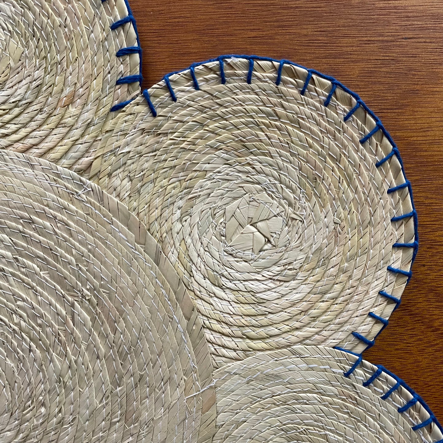 Individual flor bordado azul (4pz)