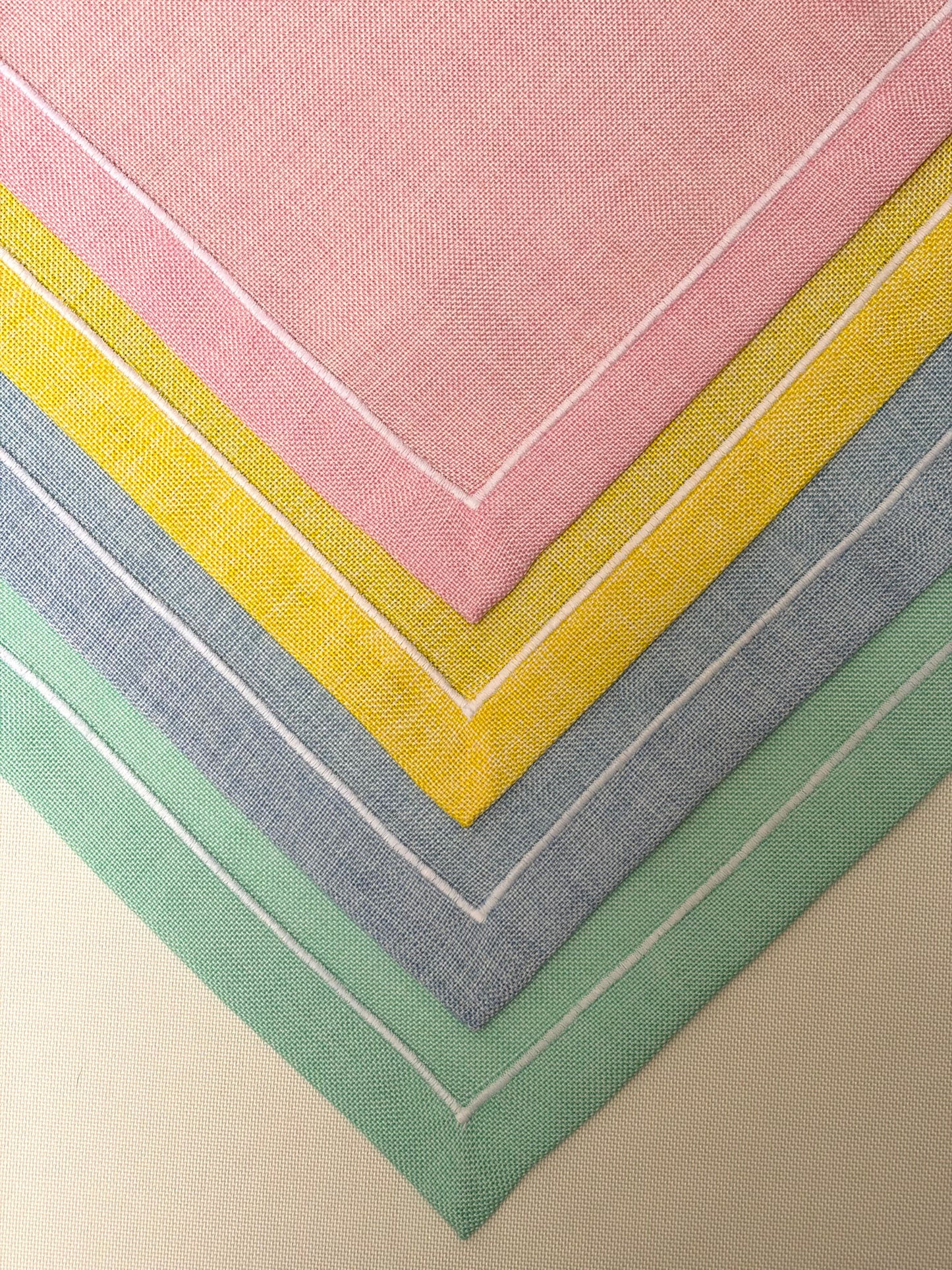SERVILLETAS LISAS PASCUA PASTEL