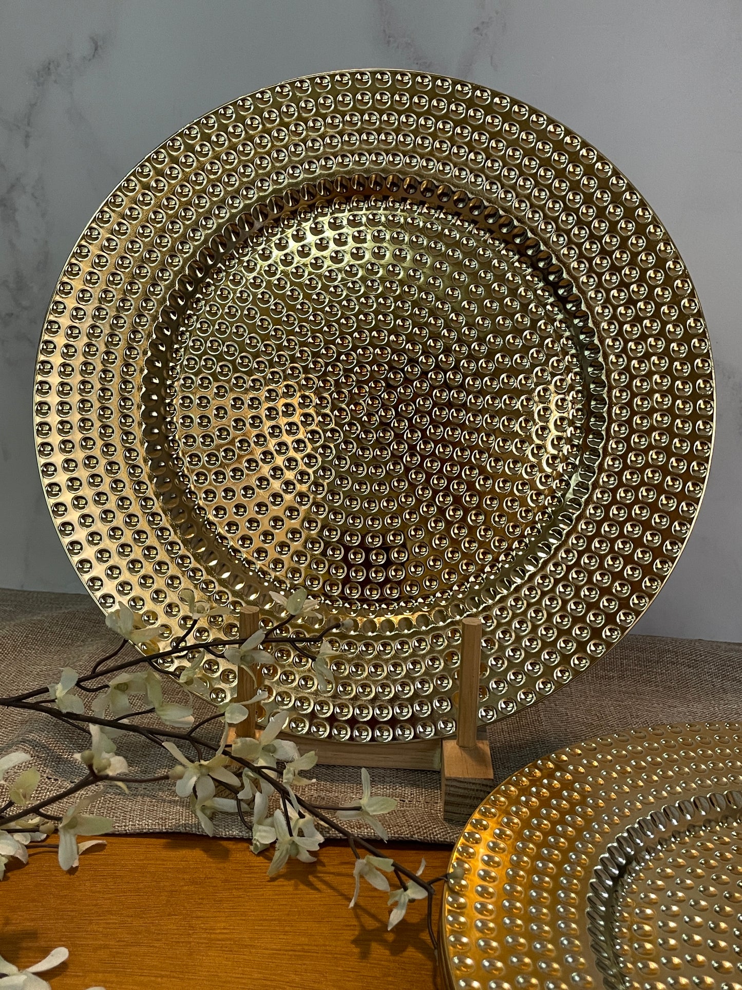 4 PLATOS BASE ORO MARTILLADO