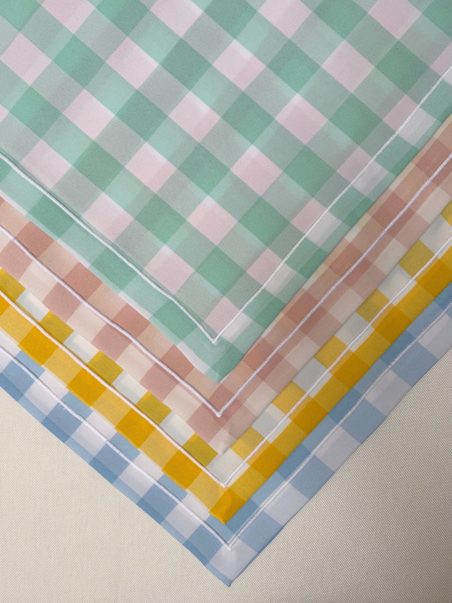 SERVILLETAS CUADROS PASCUA PASTEL