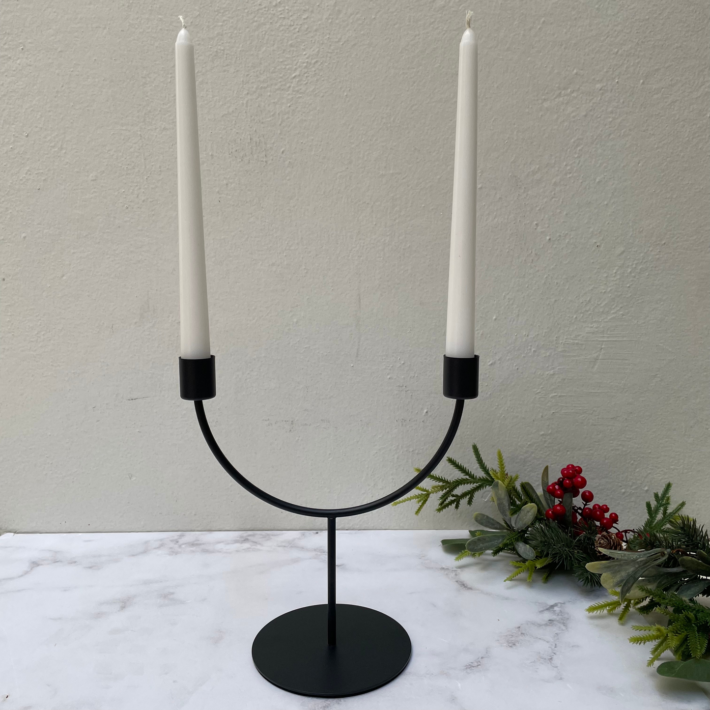 CANDELERO NEGRO CON VELAS