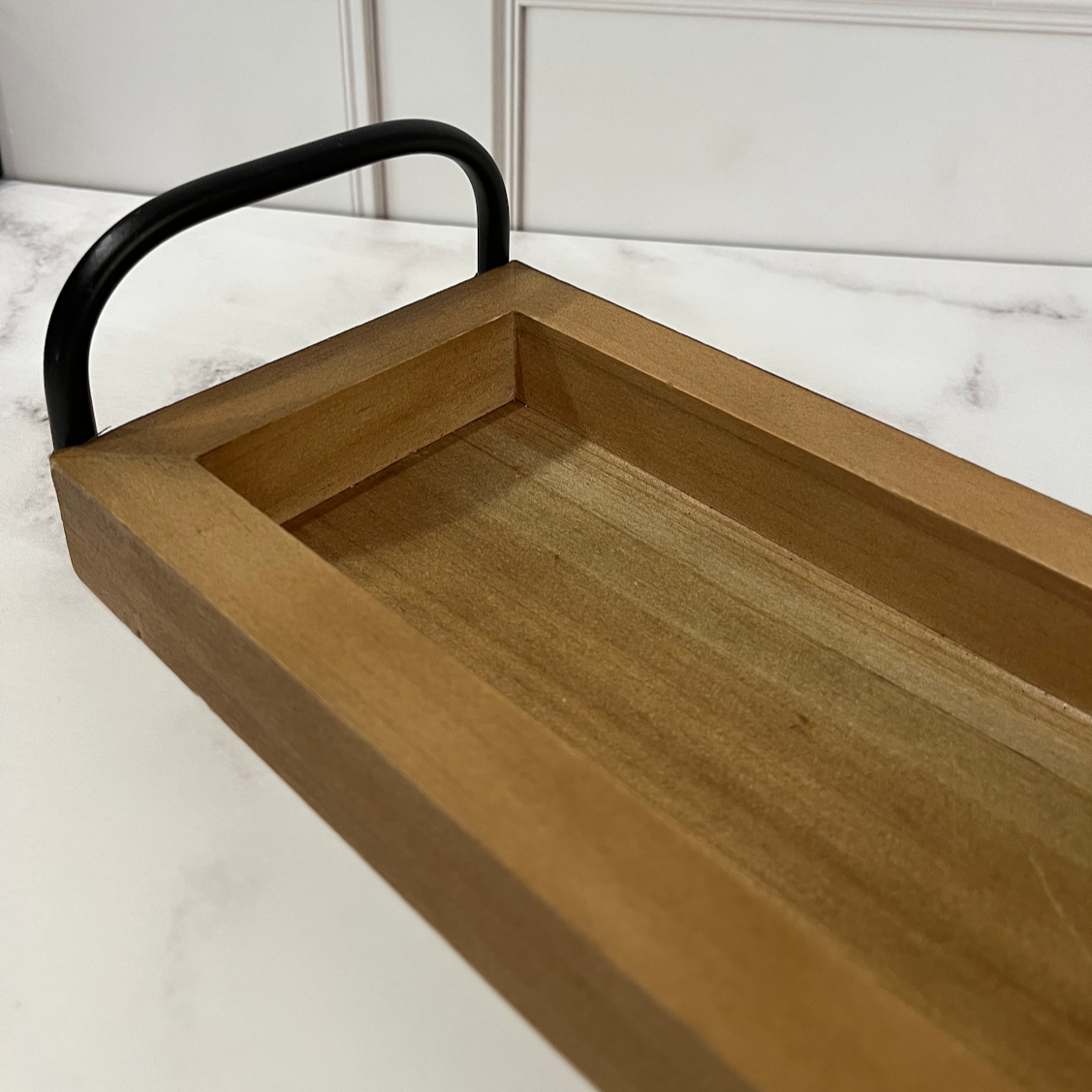 TABLA DE MADERA CON AGARRADERA NEGRA