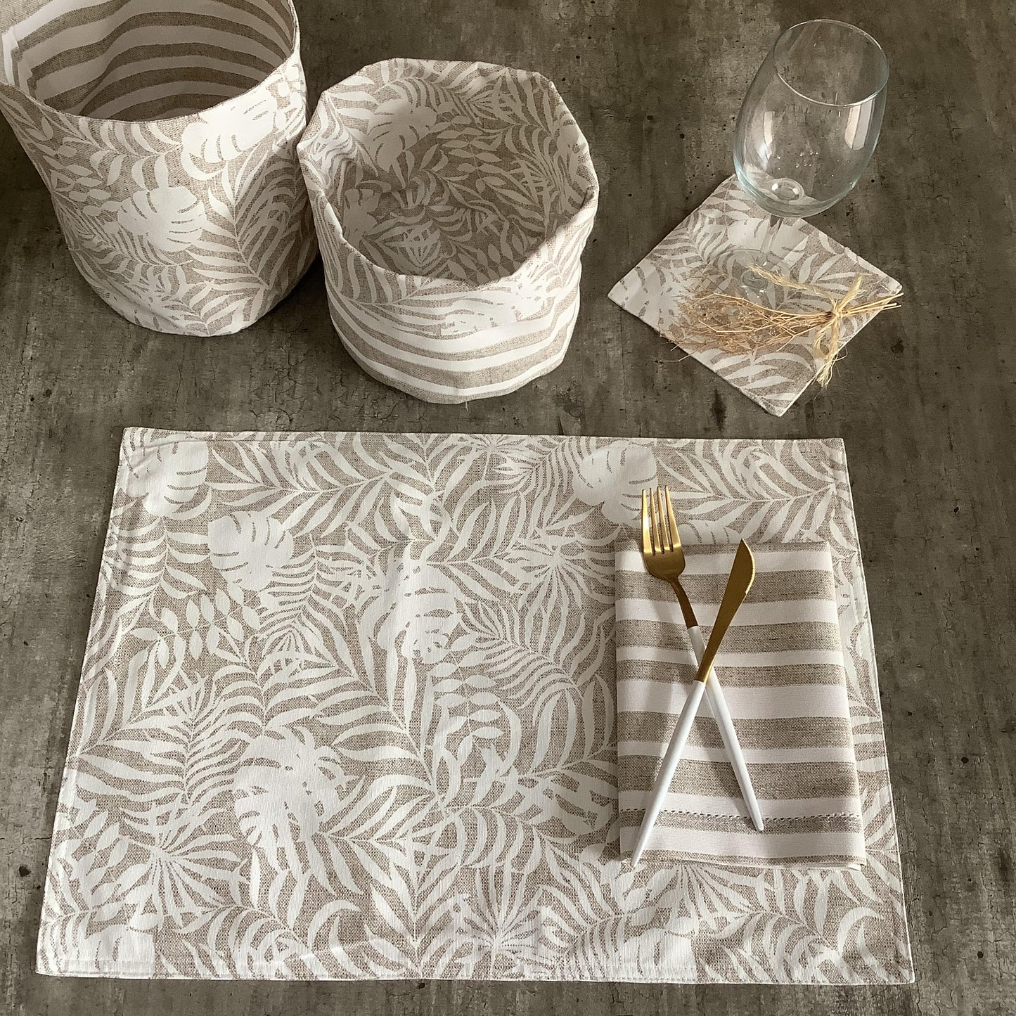 INDIVIDUAL DOBLE VISTA LÍNEAS-HOJAS (4 PZ)