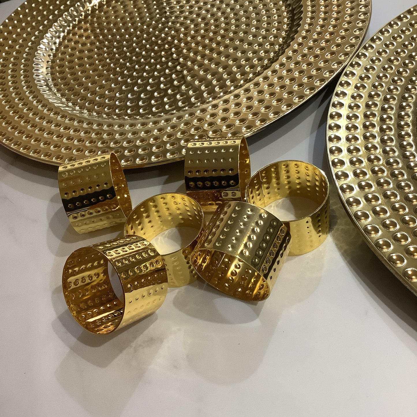 4 PLATOS BASE ORO MARTILLADO