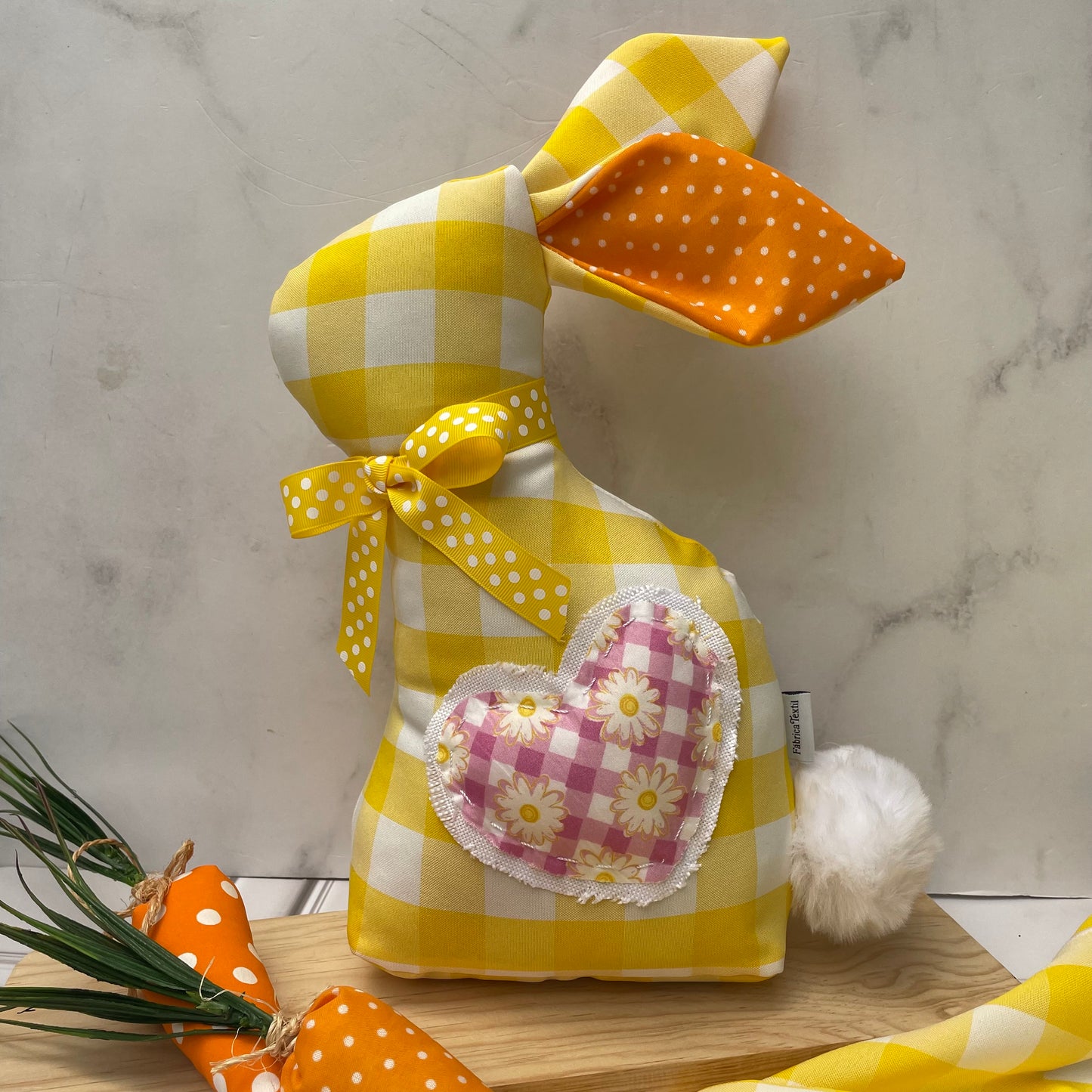 CONEJO CUADROS AMARILLOS