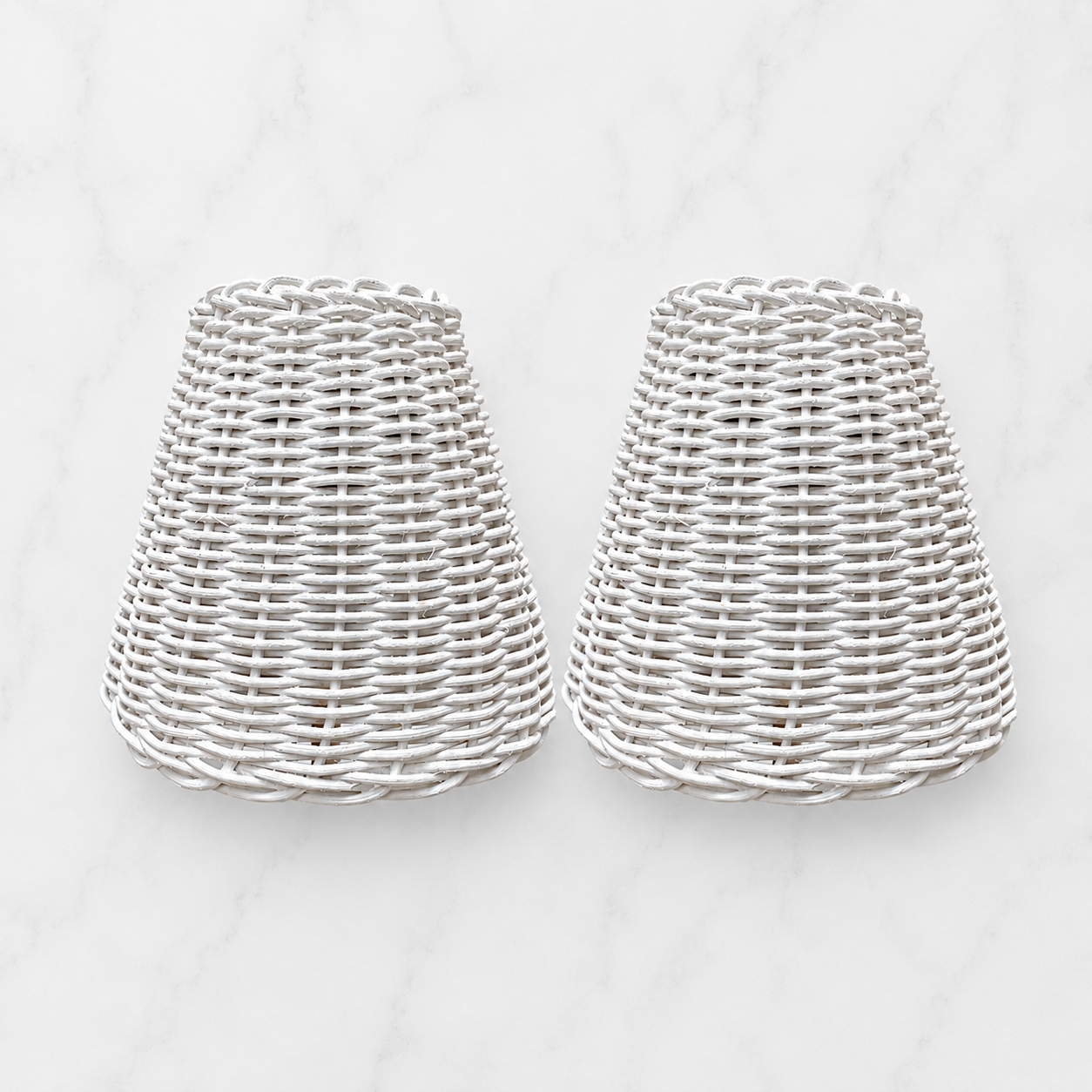 Lámparas blancas / mimbre blanco