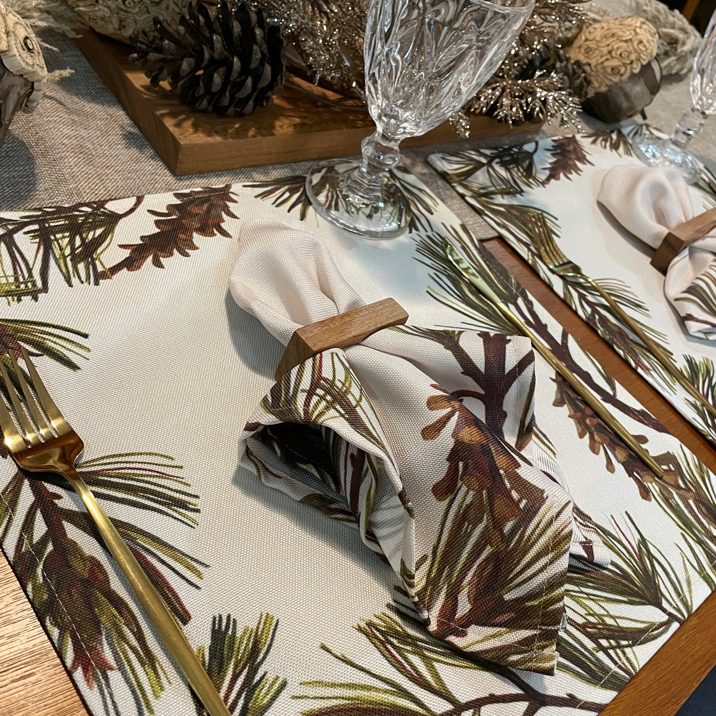 INDIVIDUAL TELA IMPERMEABLE PINECONES (4 PZ)